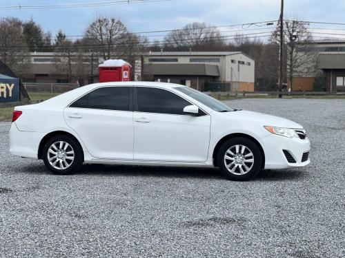 2014 TOYOTA CAMRY LE