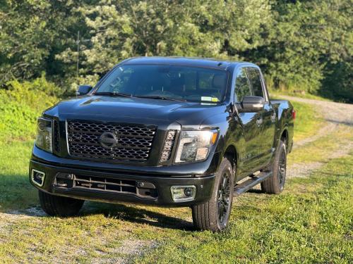 2019 Nissan titan crew cab SL Pickup 4D 5 1/2 ft