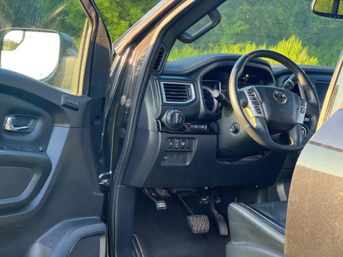 2019 Nissan titan crew cab SL Pickup 4D 5 1/2 ft