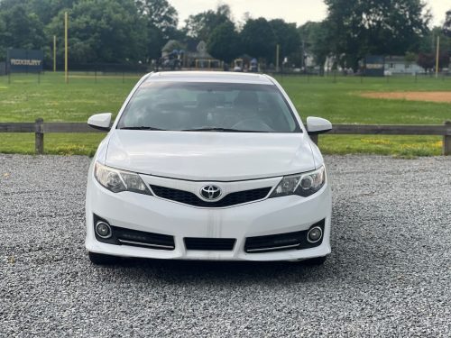 2014 Toyota Camry SE 4-Door Sedan