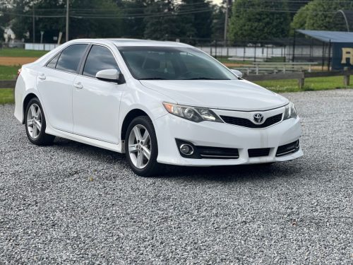 2014 Toyota Camry SE 4-Door Sedan