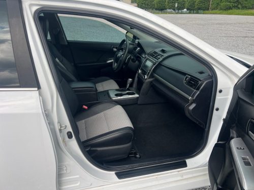 2014 Toyota Camry SE 4-Door Sedan