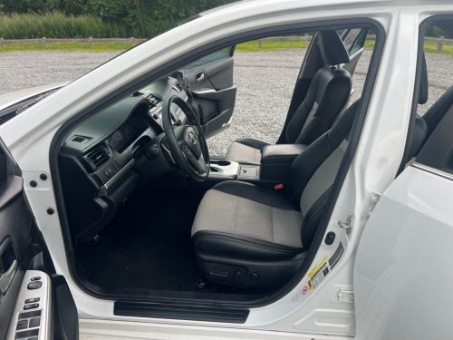 2014 Toyota Camry SE 4-Door Sedan