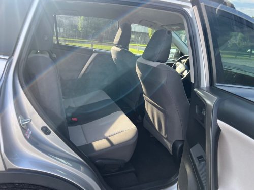 2015 Toyota RAV4 LE 4-Door SUV