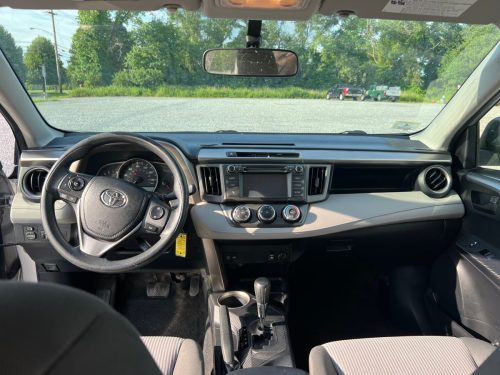 2015 Toyota RAV4 LE 4-Door SUV