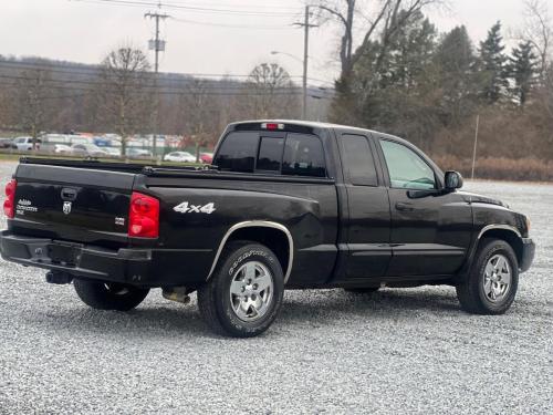 2005 Dodge Dakota SLT Club Cab Pickup Truck