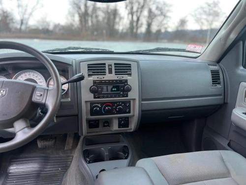 2005 Dodge Dakota SLT Club Cab Pickup Truck