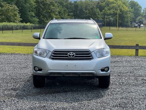 2010 Toyota Highlander SE 4-Door SUV