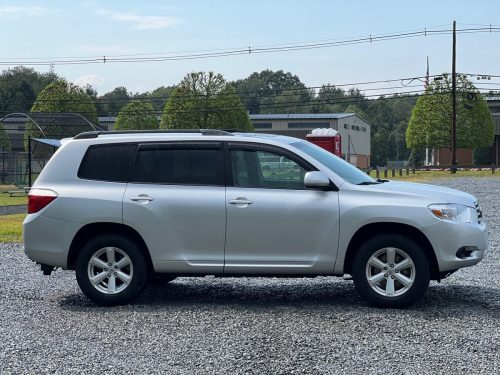 2010 Toyota Highlander SE 4-Door SUV