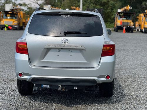 2010 Toyota Highlander SE 4-Door SUV