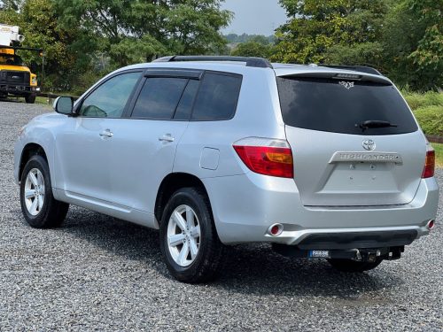 2010 Toyota Highlander SE 4-Door SUV