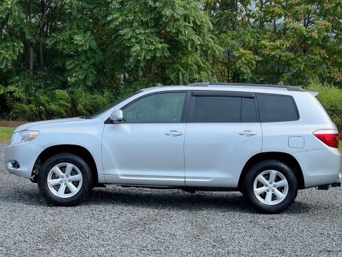 2010 Toyota Highlander SE 4-Door SUV