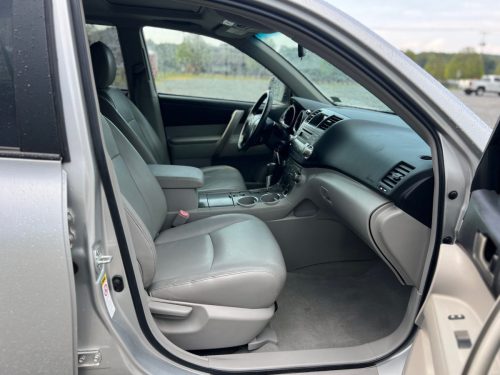 2010 Toyota Highlander SE 4-Door SUV