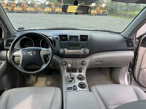 2010 Toyota Highlander SE 4-Door SUV