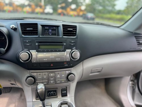 2010 Toyota Highlander SE 4-Door SUV